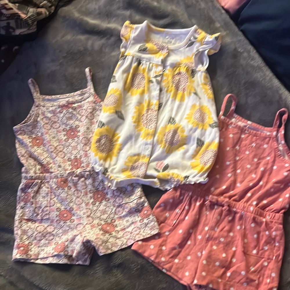 Rompers 3 in bundle!!! 12 months.